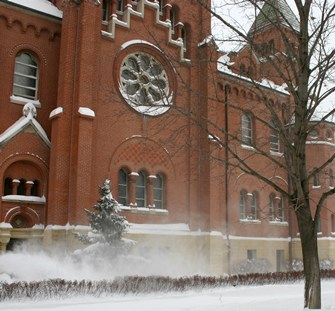 blowing-snow-chapel