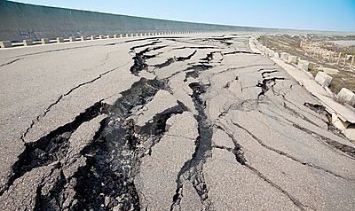 cracked-pavement-earthquake