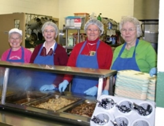 Sisters-serve-meals-to-homeless