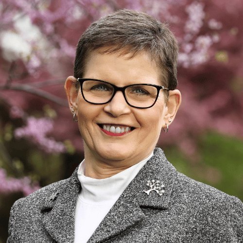 Portrait photo of Sister Sue Ernster