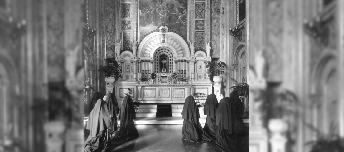 franciscan sisters praying in adoration chapel in early 1900s