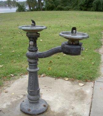 drinking-fountain-by-morguefile.com