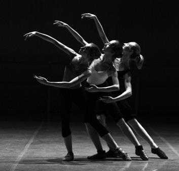 dancers-shadows