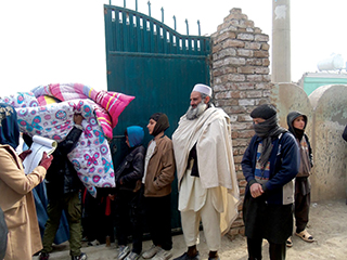 people waiting for duvets